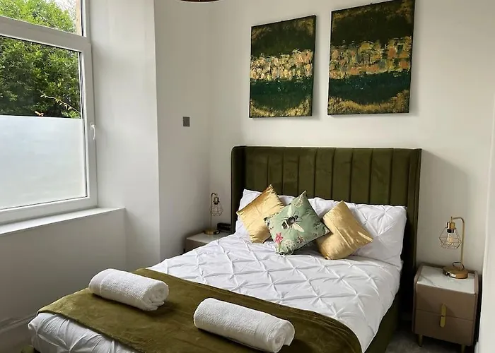 Cosy Apartment, Free Street Parking Apartment *