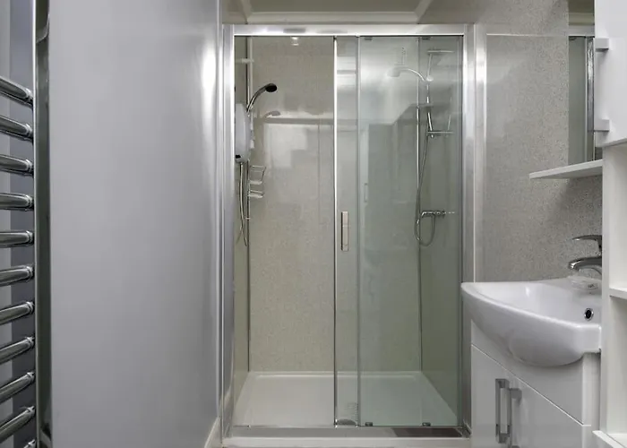 Modern Centre In Hub Apartment