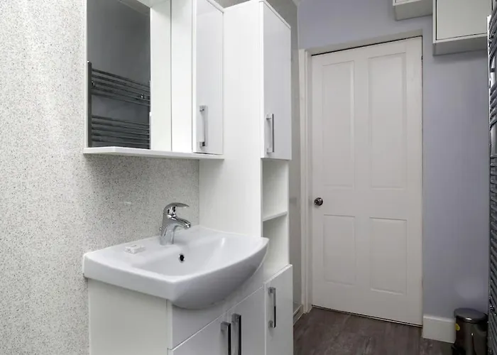 Modern Centre In Hub Apartment *