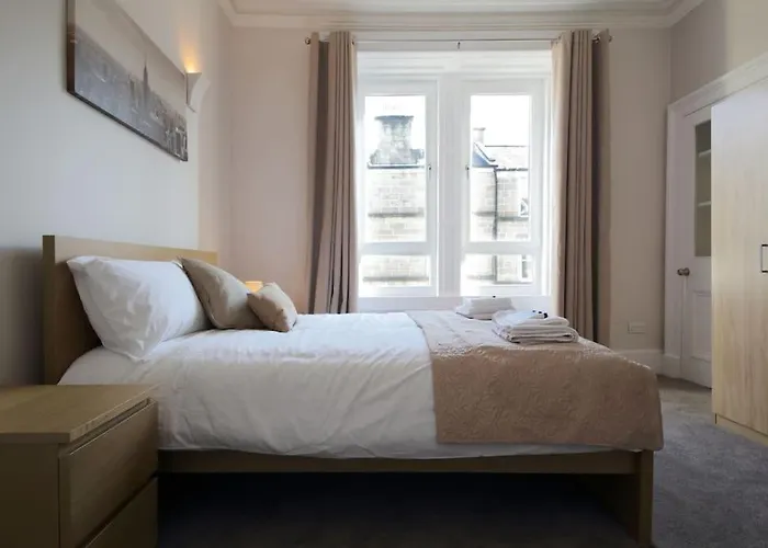 Modern Centre In Hub Apartment