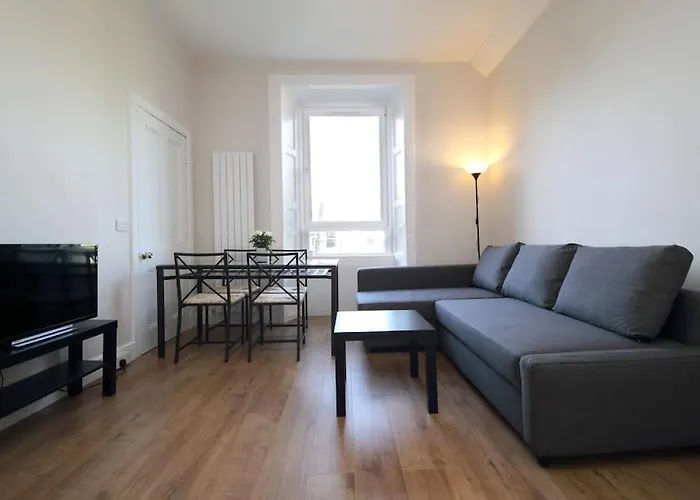 Modern Centre In Hub *