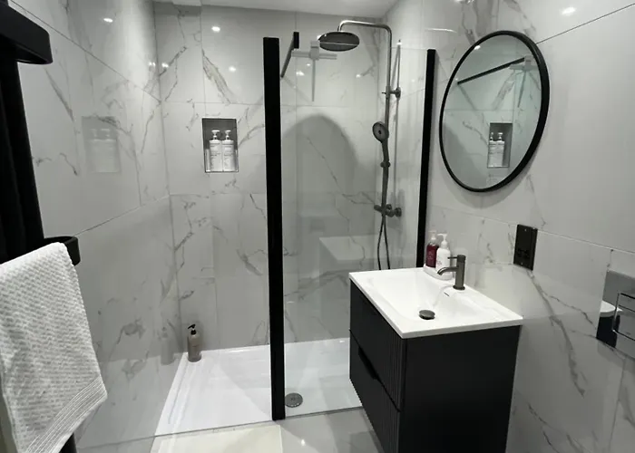 Cosy Apartment, Free Street Parking Apartment *