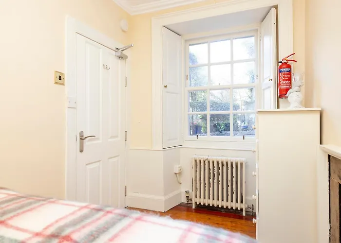 Joivy Beautiful Apartment, Private Garden, Calton Hill * Édimbourg