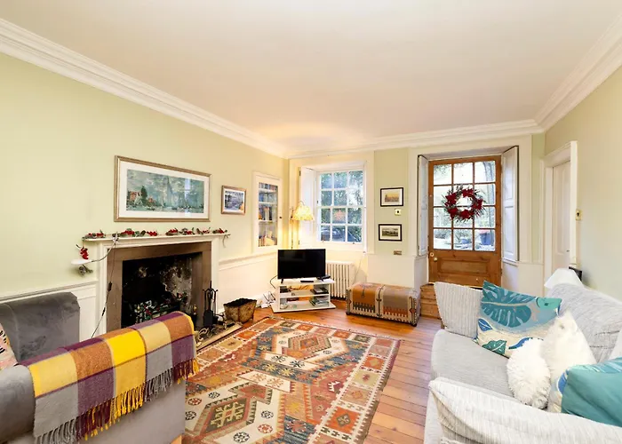 Appartement Joivy Beautiful Apartment, Private Garden, Calton Hill *
