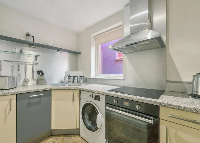 Lägenhetshotell Holyrood 4*