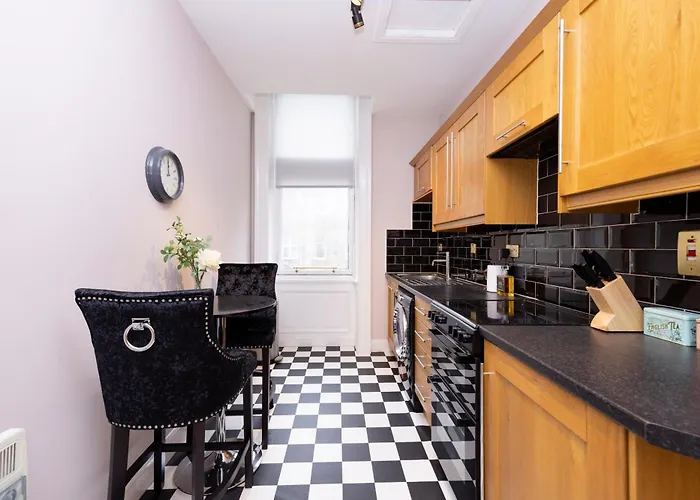 Stylish 2-bedroom Old Town Next To Royal Mile Apartmán