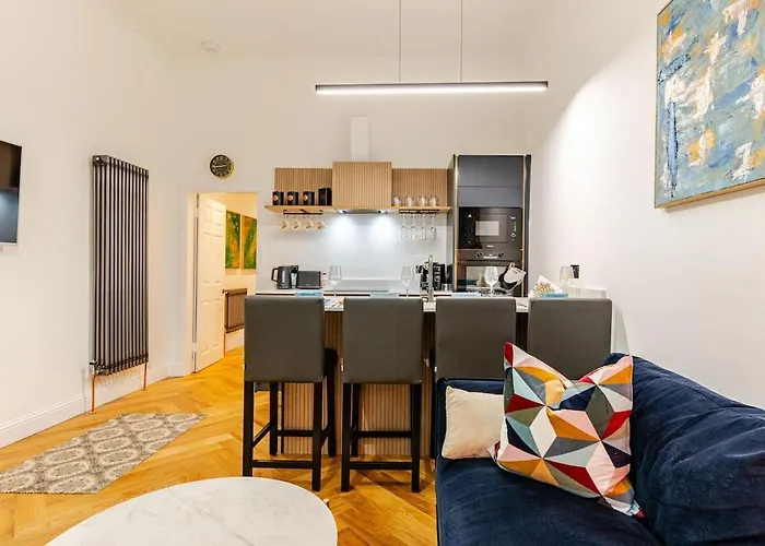 Cosy Apartment, Free Street Parking Apartment *