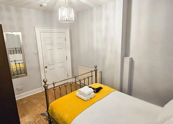 Feriehus Russel House - 4 Bedroom - The Royal Mile