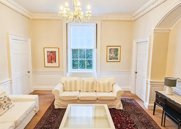 Feriehus Russel House - 4 Bedroom - The Royal Mile *
