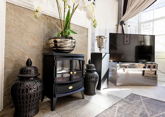 Elegant Flat Near Princes Street - Perfect Location, 24-7 Customer Support Apartament *