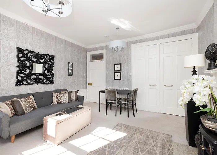 Elegant Flat Near Princes Street - Perfect Location, 24-7 Customer Support Apartament Edynburg