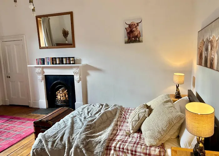 Bread Street, And Spacious One Bed Flat * Edinburg