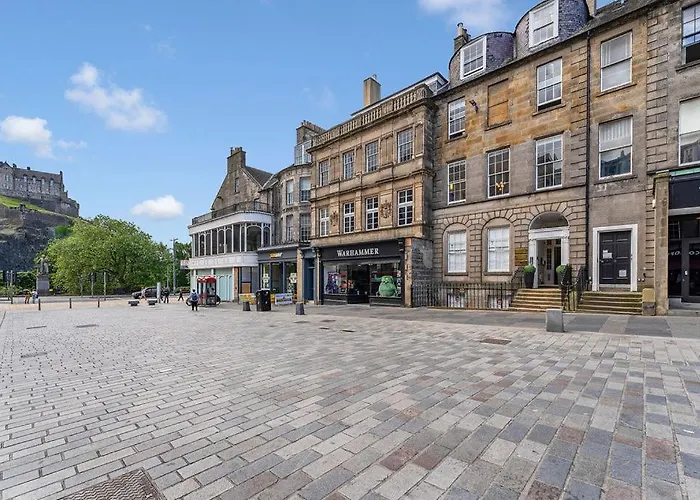 Appartamento Super Spacious 4 Bed, Sleeps 6 *