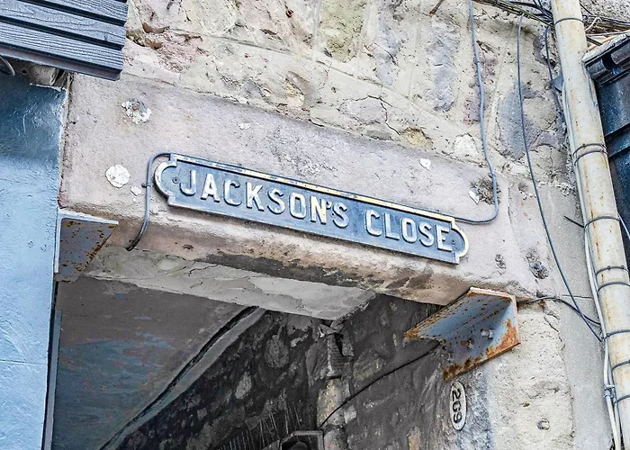 Old Town Romantic Getaway Апартаменты