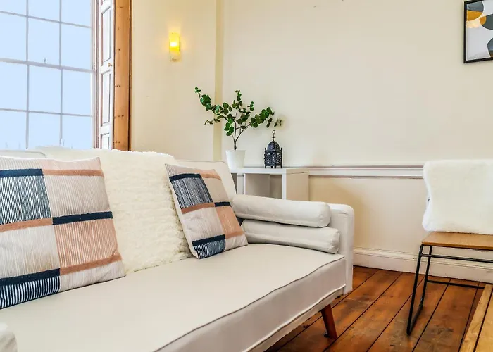 Apartment Large Super 3 Bed -princes Street, Parking Edinburgh