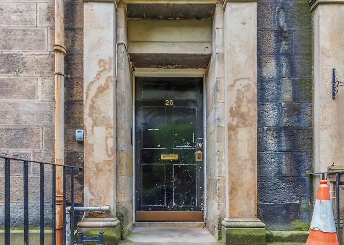 Apartment Large Super 3 Bed -princes Street, Parking Edinburgh