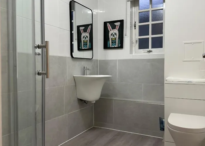 Causewayside Free Parking Apartment Edinburgh