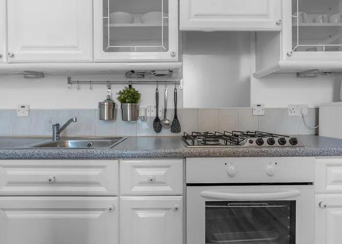 Free Parking - Centre - Stunning Views - Great Location Apartment *