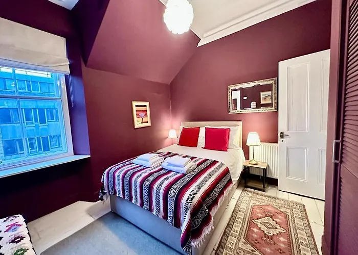 Boho Old Town Base * Edinburgh
