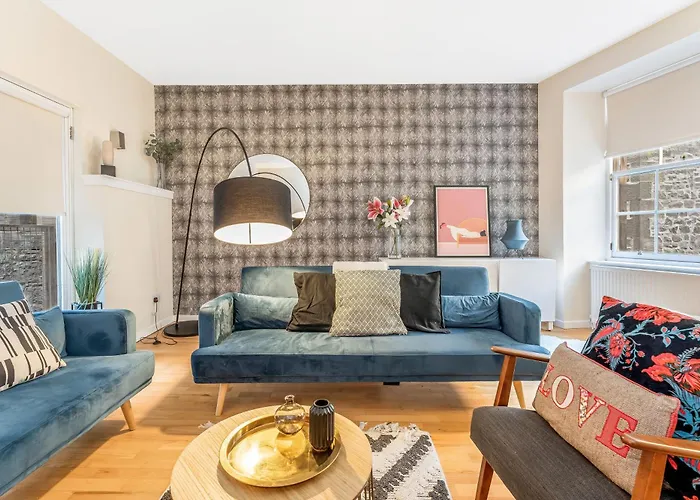 Апартаменты Beautiful Designer 2 Bed 2 Bath Old Town - Parking