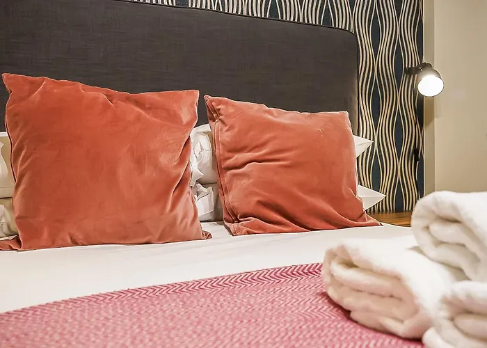 Апартаменты Beautiful Designer 2 Bed 2 Bath Old Town - Parking