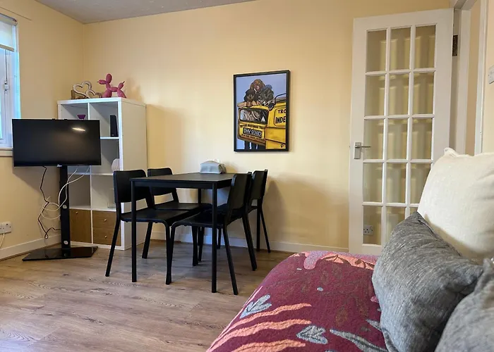 One With Parking Space Apartment *