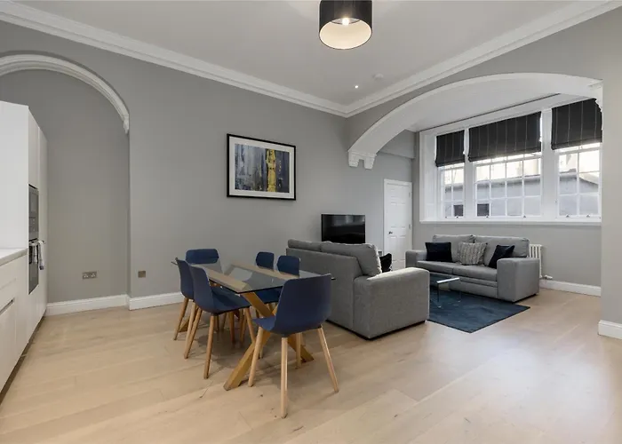 Destiny Scotland - Hill Street Daire Edinburgh