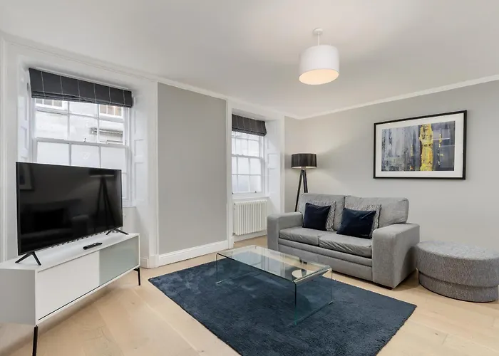 Daire Destiny Scotland - Hill Street Edinburgh