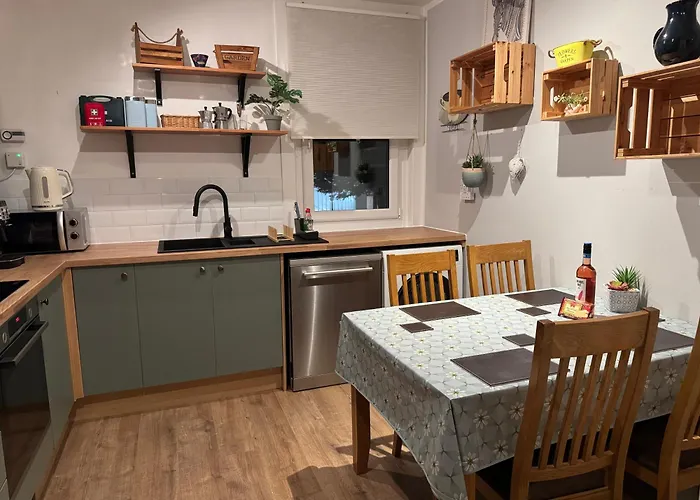 Maria- Bright And Modern Center .