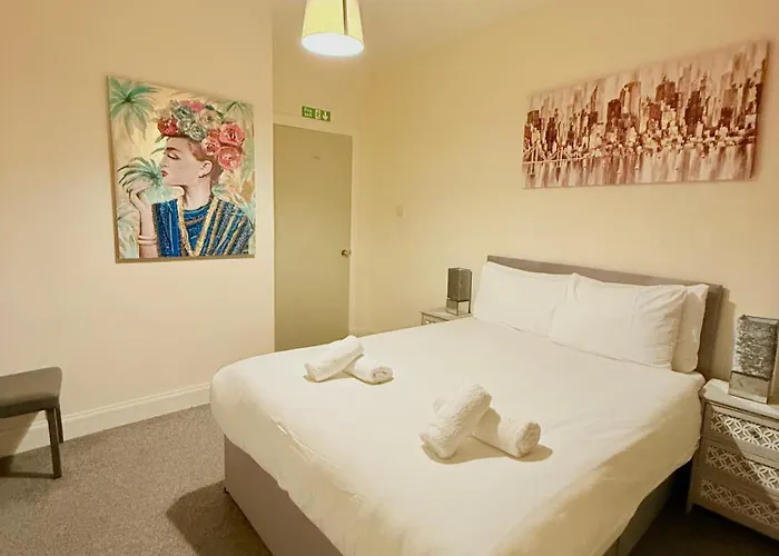Two Bedroom Apartment-central Edinburgh-old Town-licensed Edinburgh