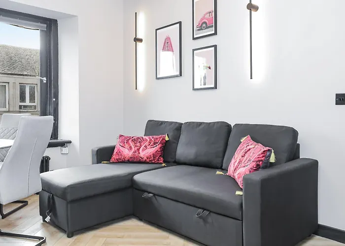 דירה 1 Bedroom Gorgie Sleeps 4 Easy City Access