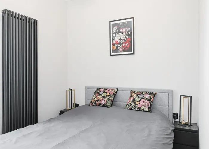 1 Bedroom Gorgie Sleeps 4 Easy City Access דירה