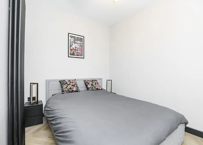 1 Bedroom Gorgie Sleeps 4 Easy City Access דירה *