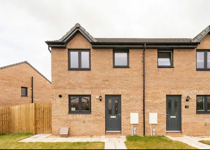 New Built 2022, 3 Bedroom Townhouse *