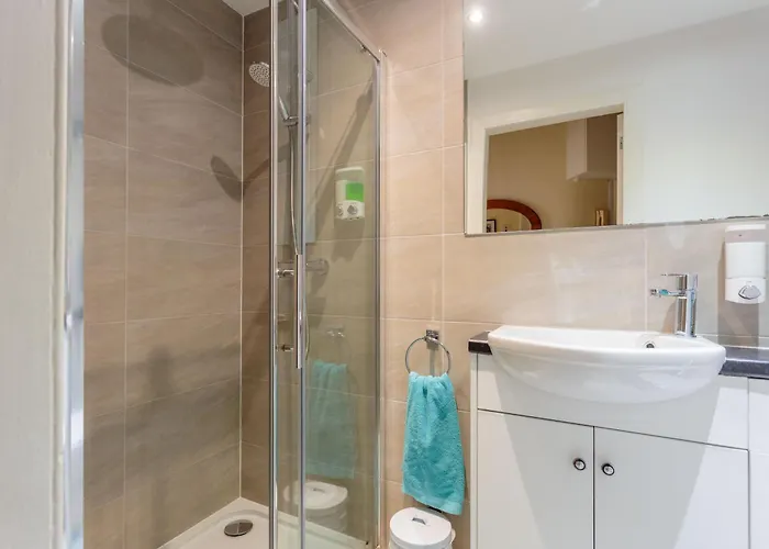 Lejlighed Free Parking - Centre - 2 Bedrooms - Sleeps 6 *