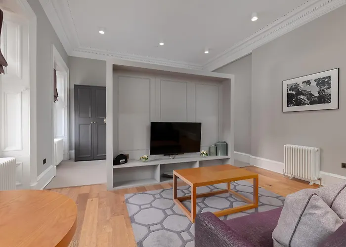 Destiny Scotland - Distillers House Edynburg