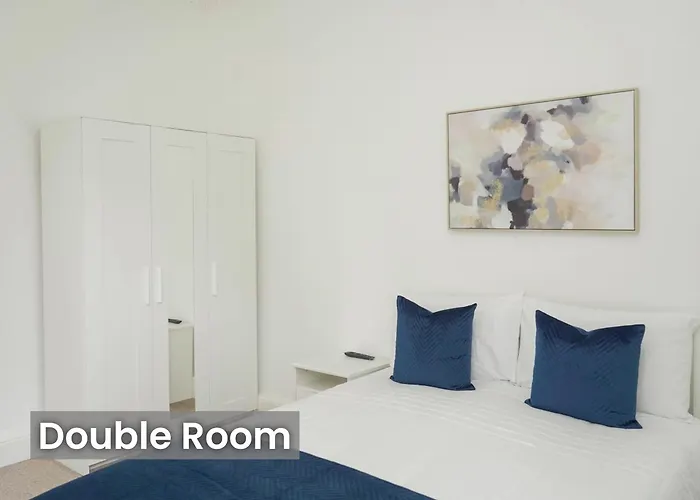 Modern In Haymarket, Centre Apartment