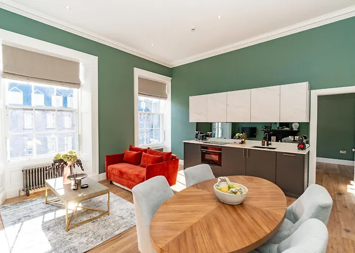아파트 Dragon Luxury At 8 Albyn Place *