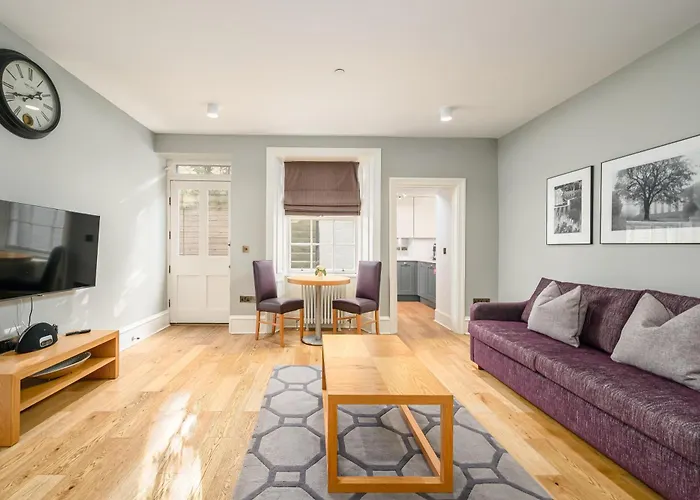 Destiny Scotland - Distillers House Edynburg