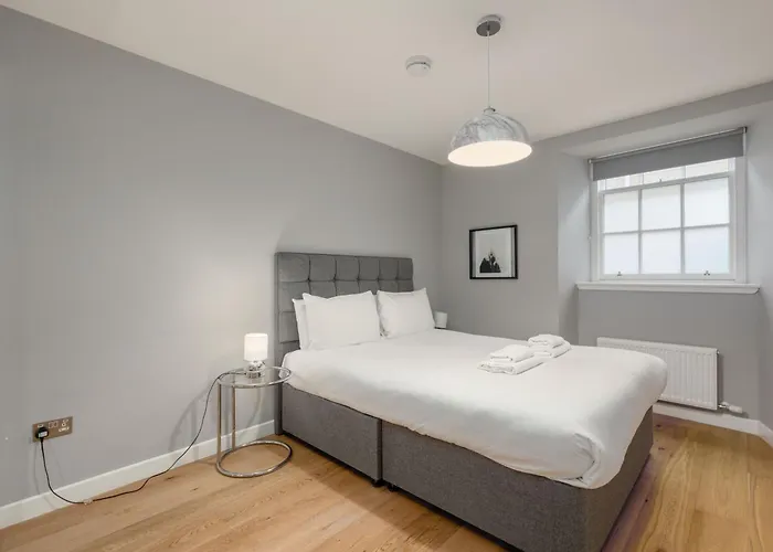 Destiny Scotland At Canning Street Lane אדינבורו