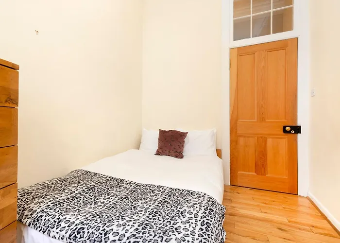 דירה Joivy Charming Flat Near St Giles