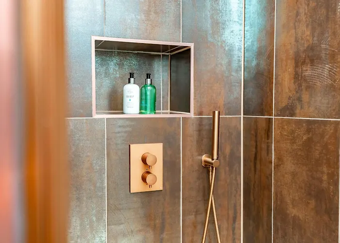 Dragon Luxury At 8 Albyn Place 아파트 *