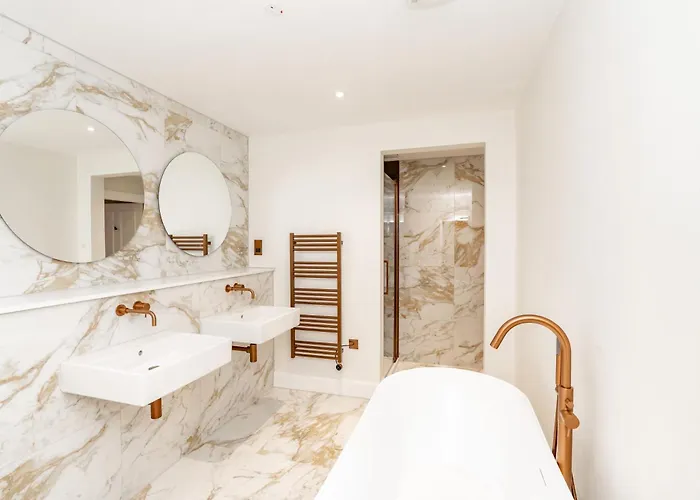 Dragon Luxury At 8 Albyn Place 아파트 *