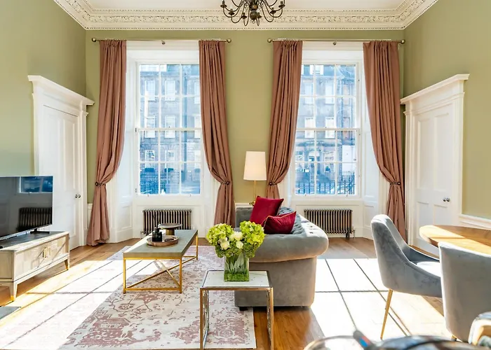 아파트 Dragon Luxury At 8 Albyn Place