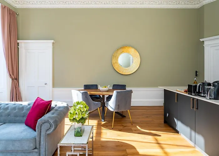 아파트 Dragon Luxury At 8 Albyn Place *
