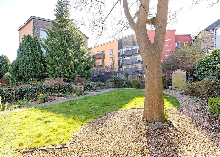 Joivy Secluded Brewery * אדינבורו