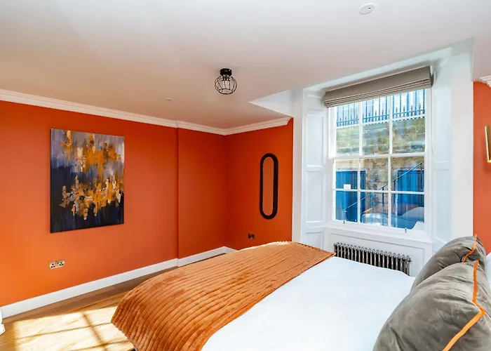 Dragon Luxury At 9 Albyn Place *