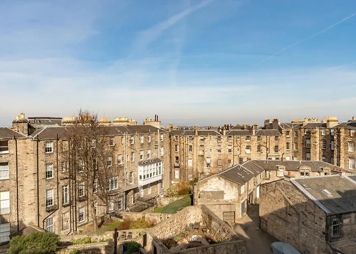 Dragon Luxury At 9 Albyn Place