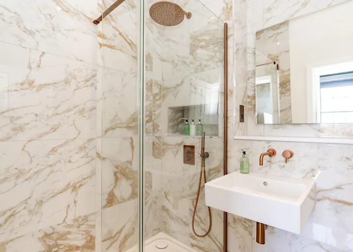 דירה Dragon Luxury At 9 Albyn Place