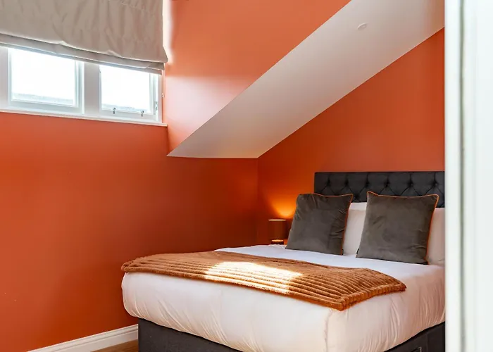 Dragon Luxury At 9 Albyn Place *